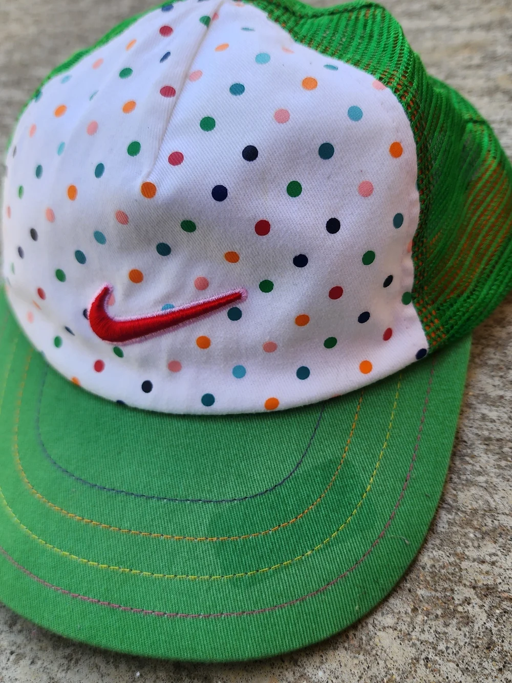 Nike Multicolor‎ Polka Dot Cap Green Mesh Snapback Hat Red Swoosh, Child Size